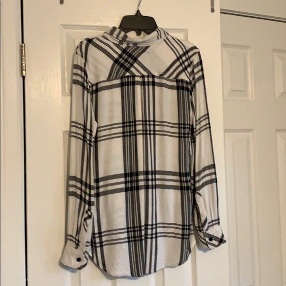 RAILS SIZE XS BLACK AND WHITE BUTTON DOWN SHIRT - Picture 2 of 5